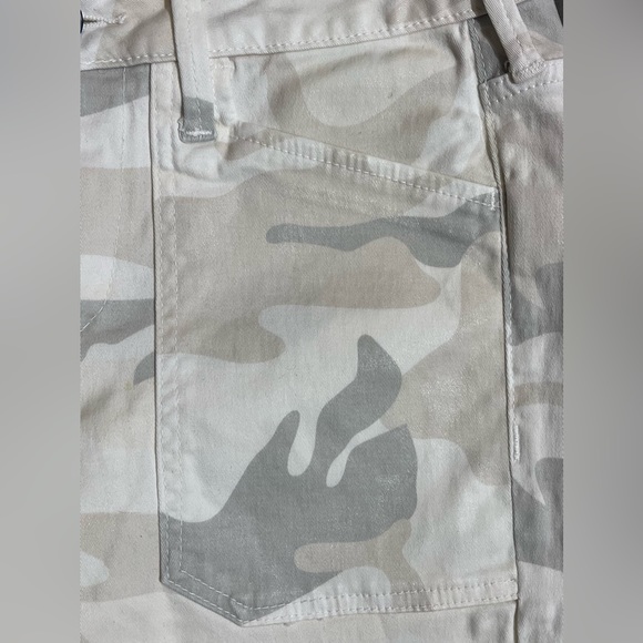 True Religion White/Grey/Tan Camo Brisbane Skinny Utility style - Size 26 - Picture 7 of 11